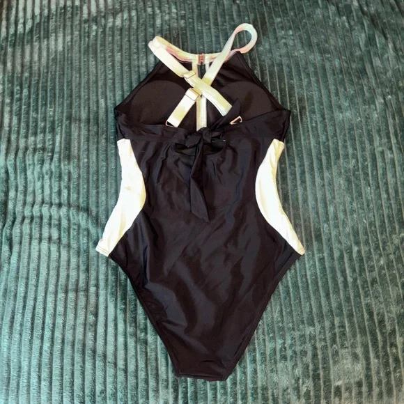 NWOT🌴 Women’s Victoria’s Secret One Piece Swimsuit - Picture 2 of 3